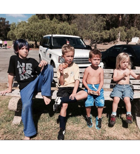 Bodhi Hawn Hudson with his siblings